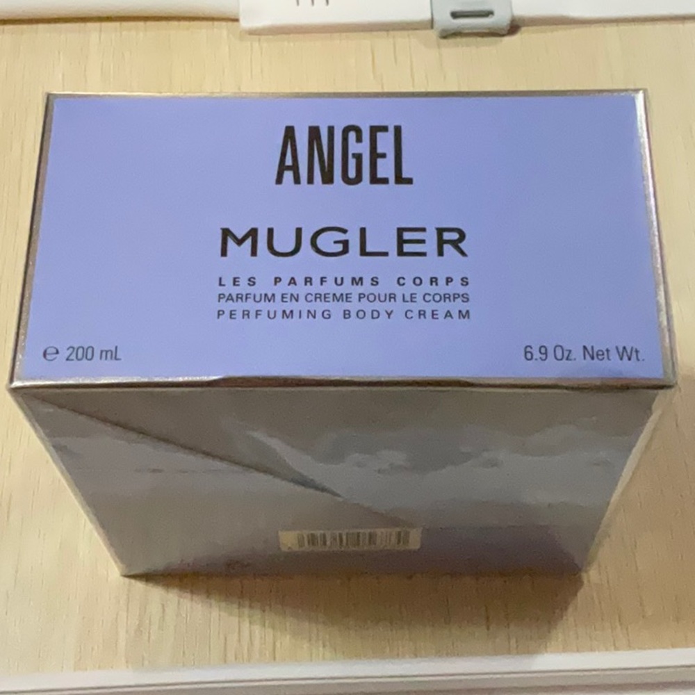 COPY - Angel Mugler perfuming body cream